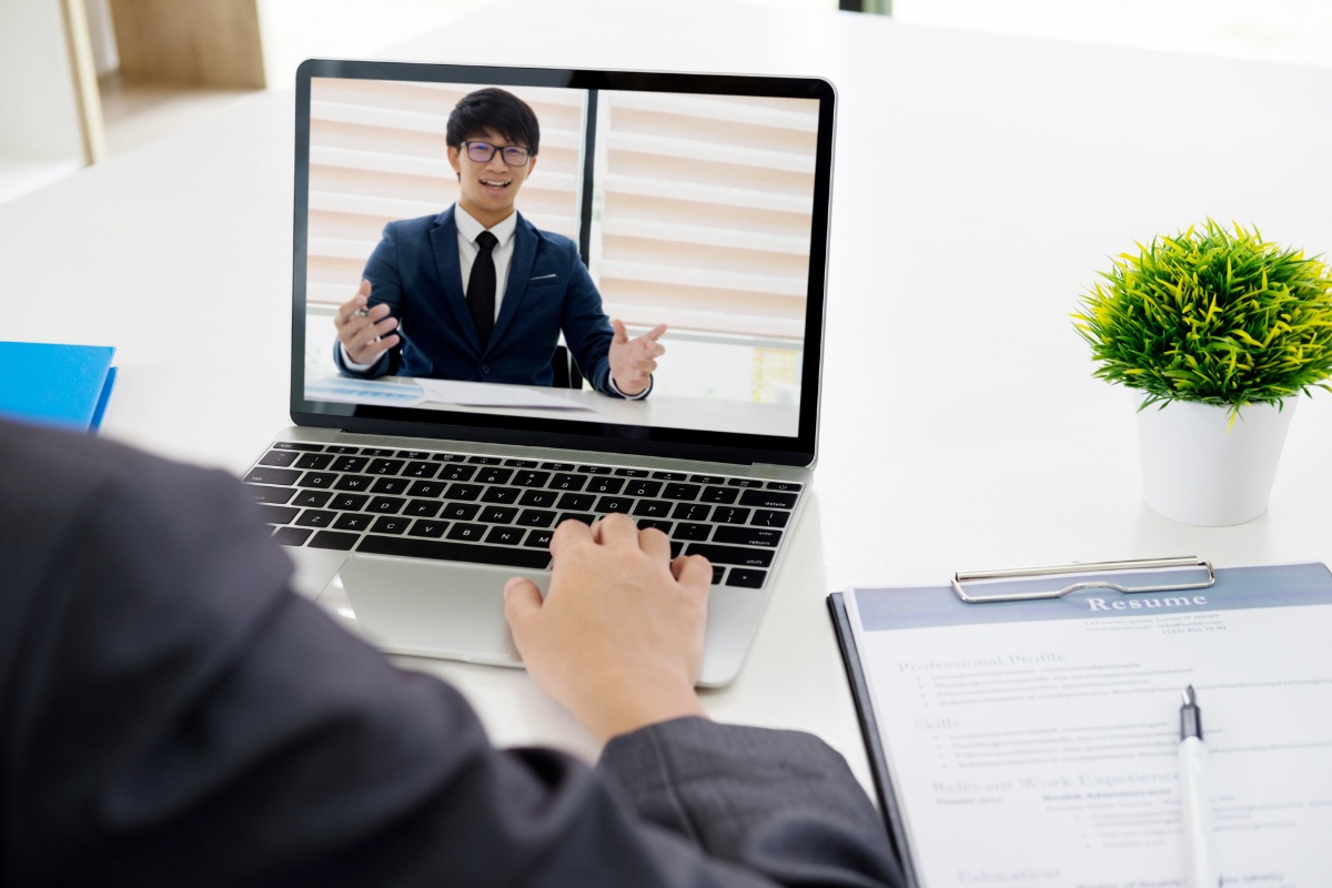 日本国内にいながらも海外での具体的な運営をシミュレーション